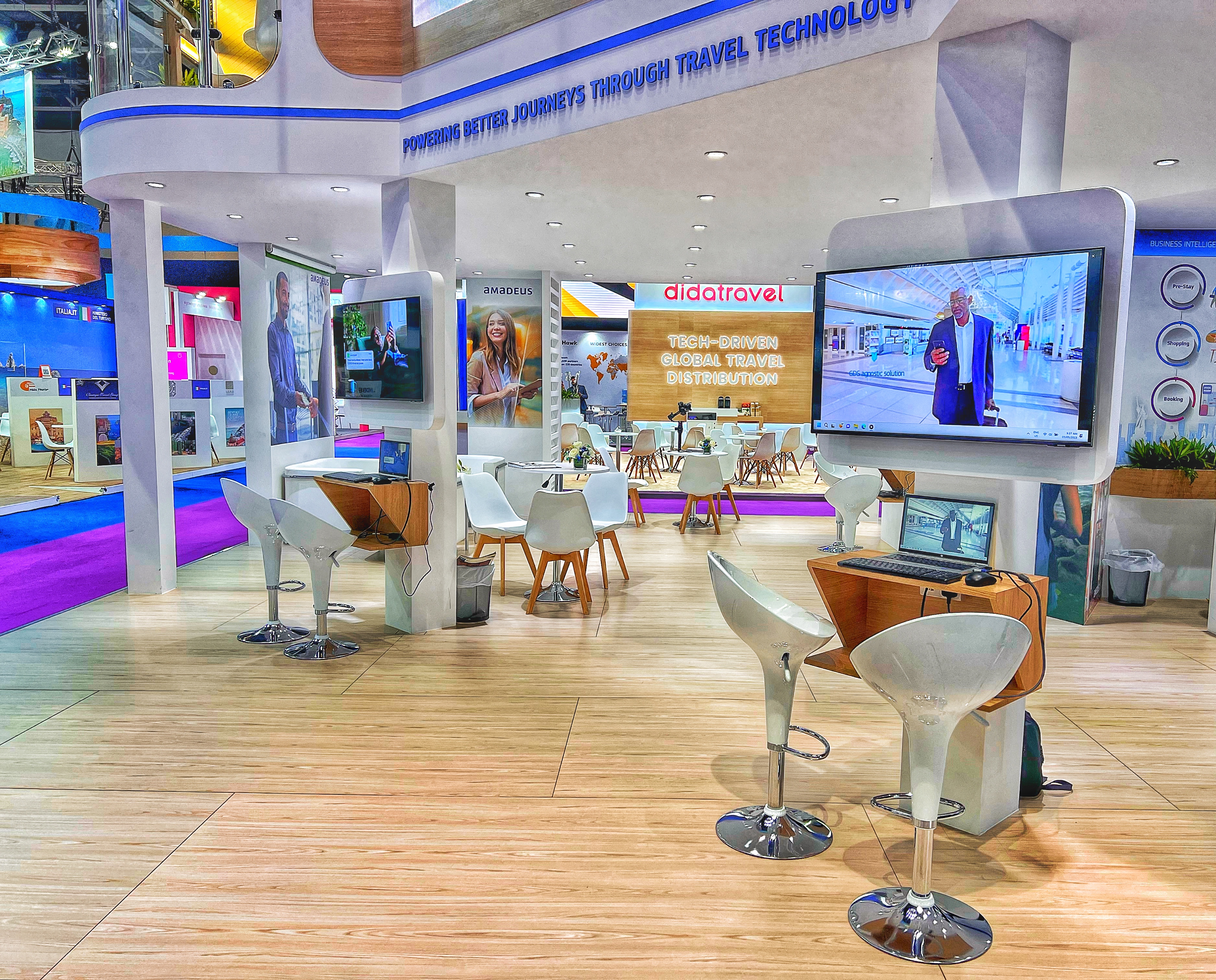 AMADEUS AT ATM   260 sqm  Background