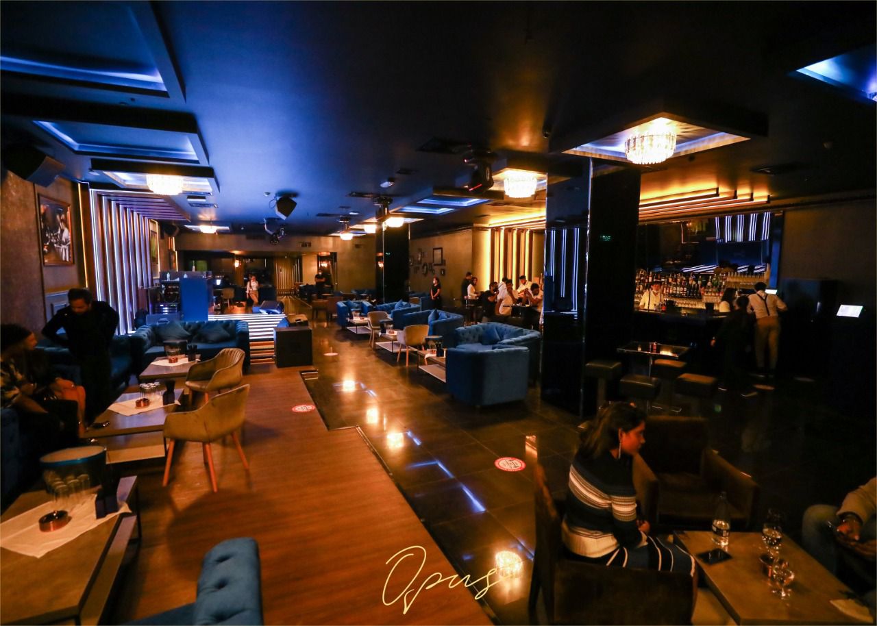 Opus Lounge - Movenpick Hotel Dubai Background